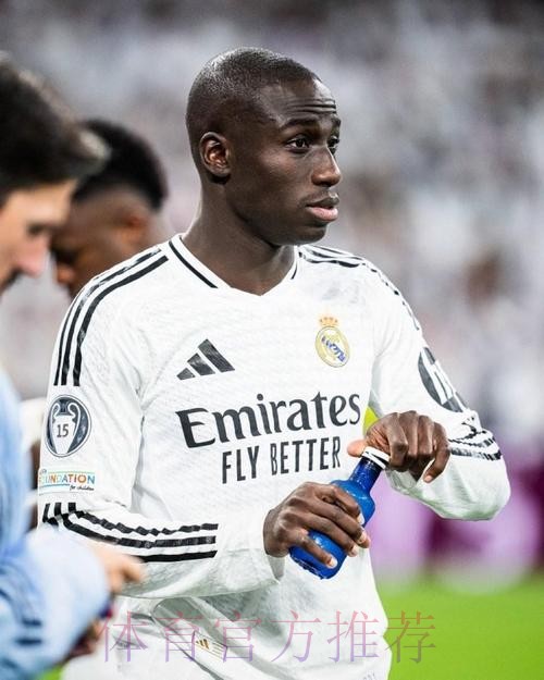 皇马不排除出售门迪可能 尽管球员希望加薪续约 皇马不排除出售门迪可能 尽管球员希望加薪续约